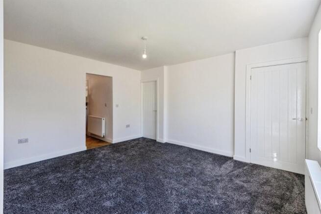 3 bed Semi-Detached for sale Image 3