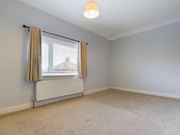 3 bed Semi-Detached to rent Image 7