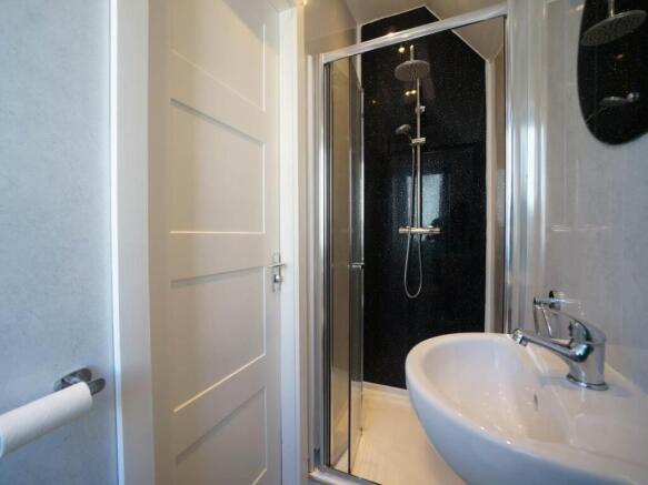 Bathroom.JPG