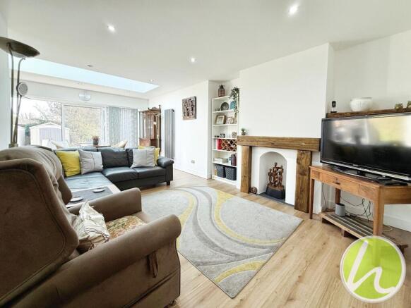 Living Room/ Dining Area