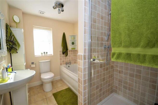 FAMILY BATHROOM