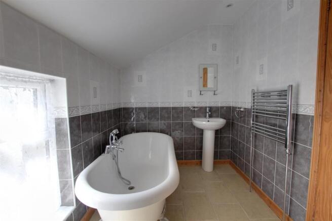 1 bath 2.jpg