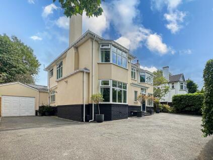 Queens Drive, Wavertree, L15