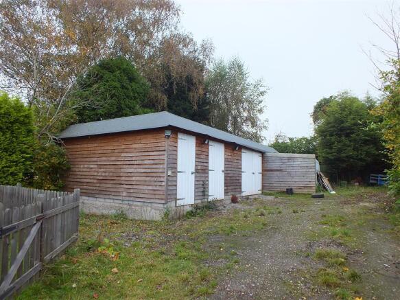 Garage/Workshop
