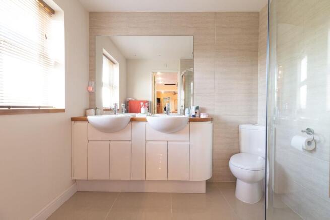 Master En-suite