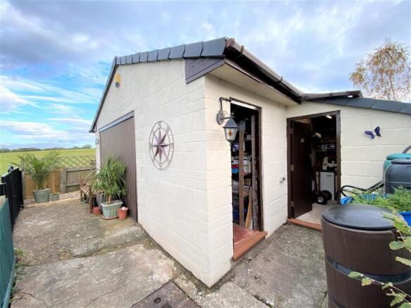 DOUBLE GARAGE
