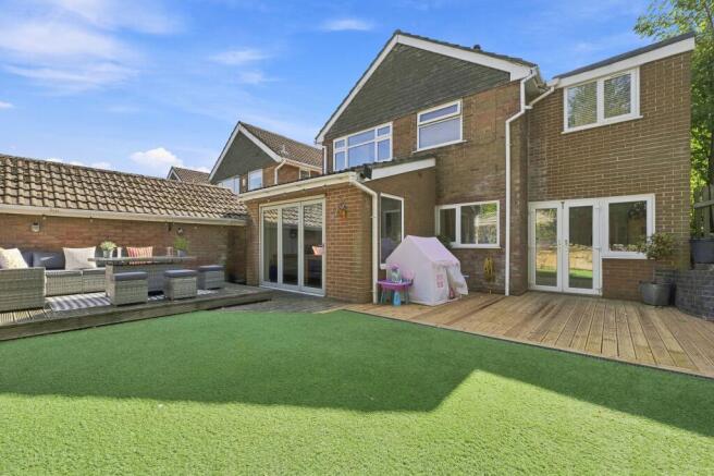 4 bed Detached for sale Image 4
