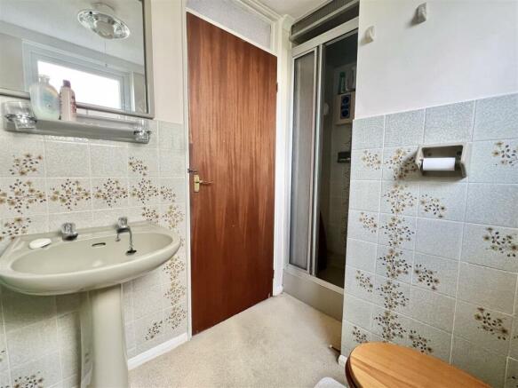 Cloakroom/Shower Room