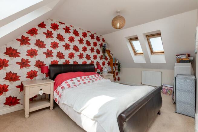 5 bed Detached for sale Image 12