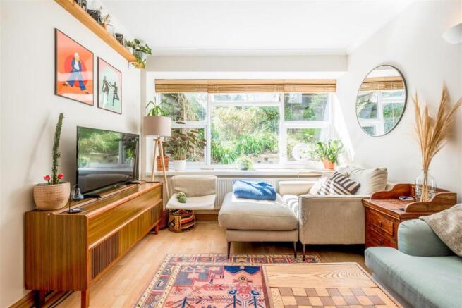 Apartment in Hove - More