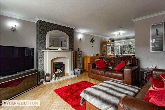 3 bed Town House for sale Image 4
