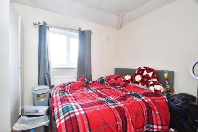 3 bed Semi-Detached for sale Image 8