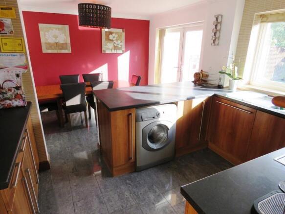 Kitchen 1.JPG