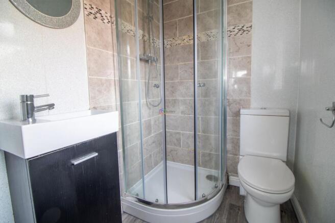 4 bed Detached to rent Image 12
