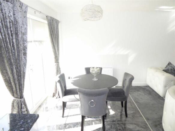 Dining Area: