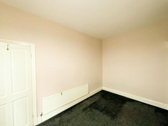 3 bed Terraced to rent Image 12