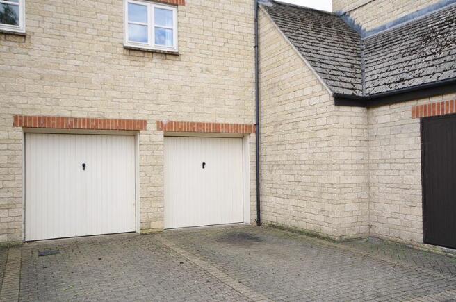 Garage & Parking