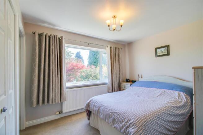 4 bed Detached for sale Image 7