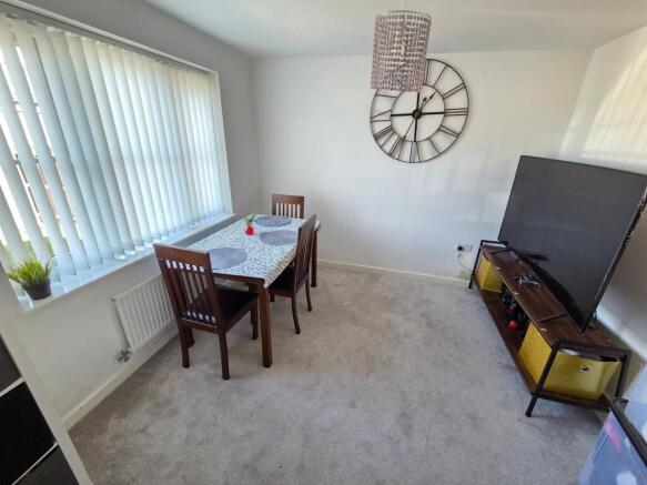 4 bed Detached for sale Image 4