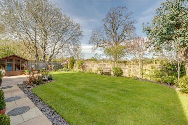 4 bed Detached for sale Image 9