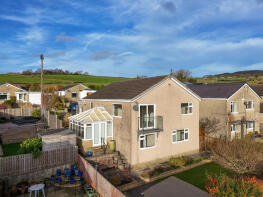 24, Aire Valley Drive, Low Bradley, Keighley BD20 9EY
