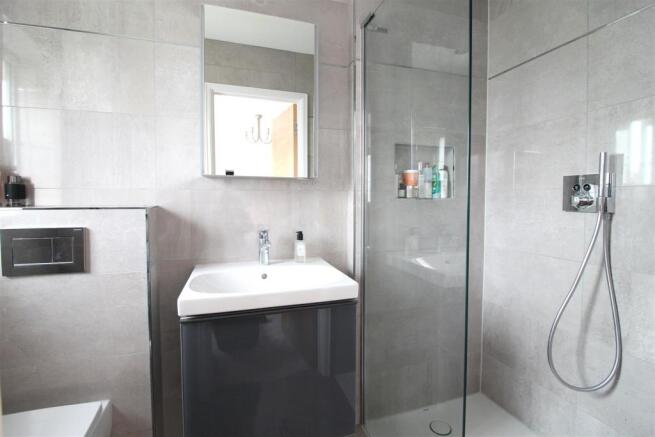 088 Charlotte Close - En Suite - 1.JPG