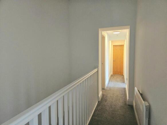 2 bed Flat to rent Image 7