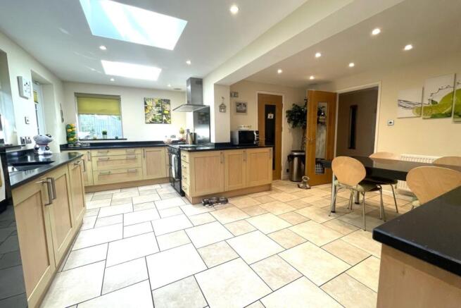 Kitchen/Breakfast Ro
