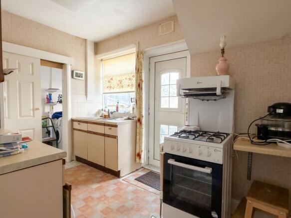 3 bed Semi-Detached for sale Image 4