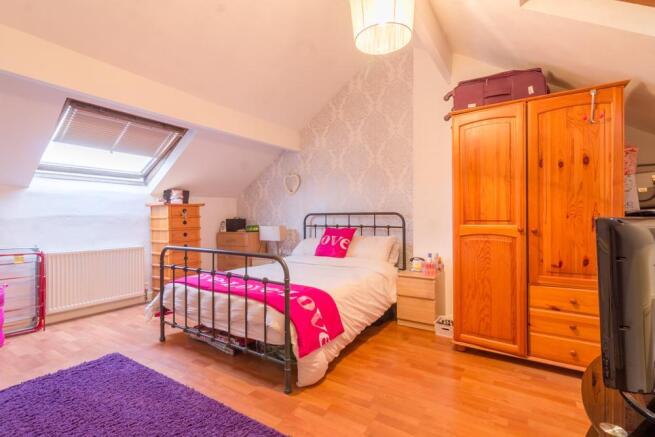 Bedroom 1 (Double)