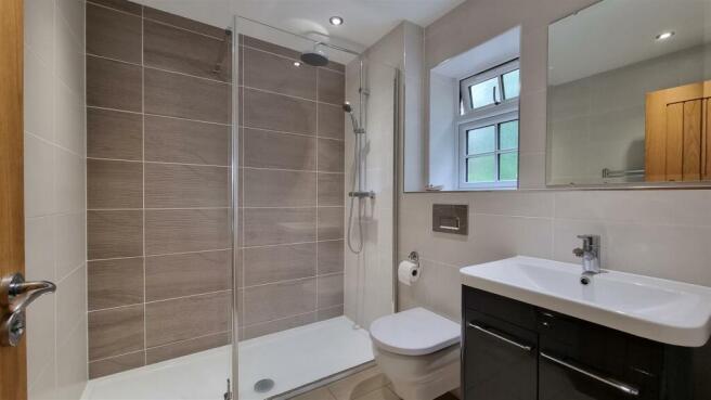 EN SUITE