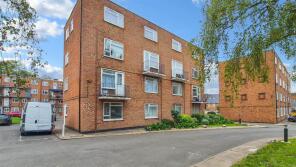 59a, Viceroy Court, High Street South, Dunstable LU6 3HP