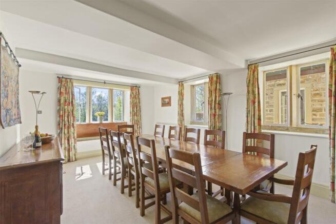 5 bed Detached for sale Image 12