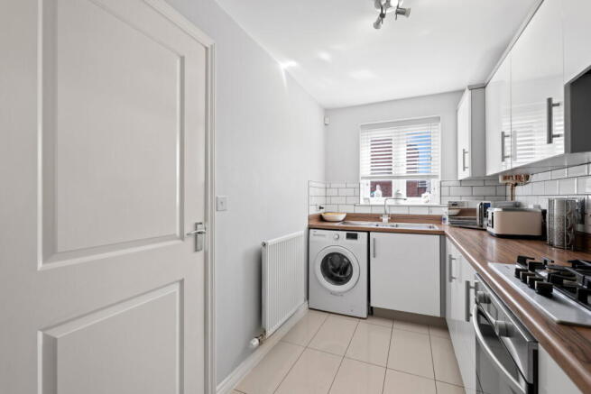 3 bed Semi-Detached for sale Image 8