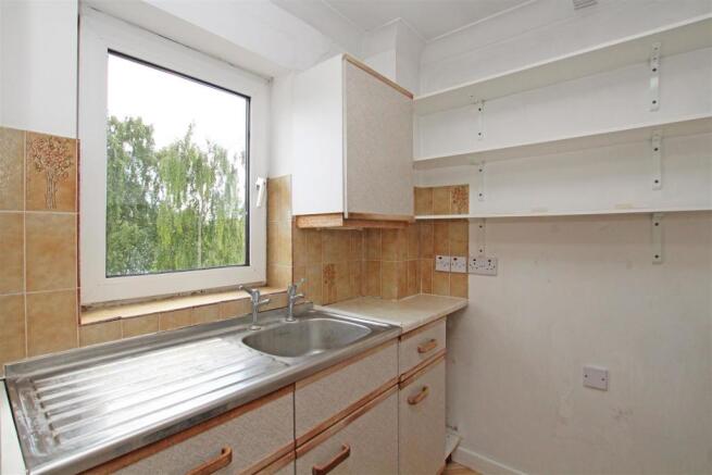 62TM - Kitchen 2.jpg