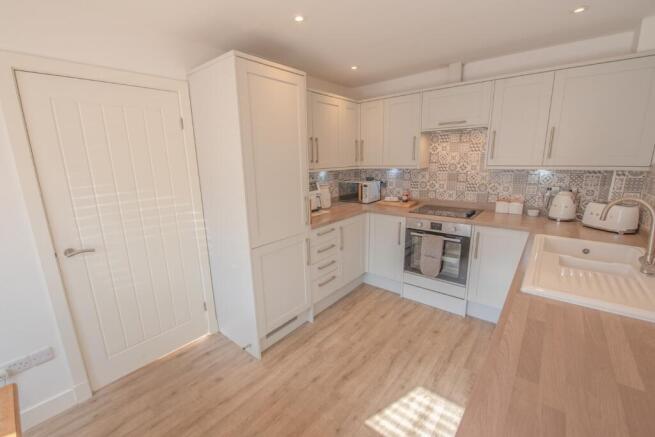3 bed Town House for sale Image 5