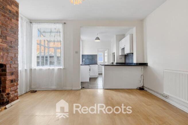 3 bed Semi-Detached for sale Image 9