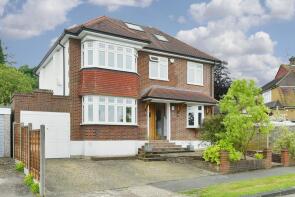 39 Polhawn, Downs Way, Epsom KT18 5LU