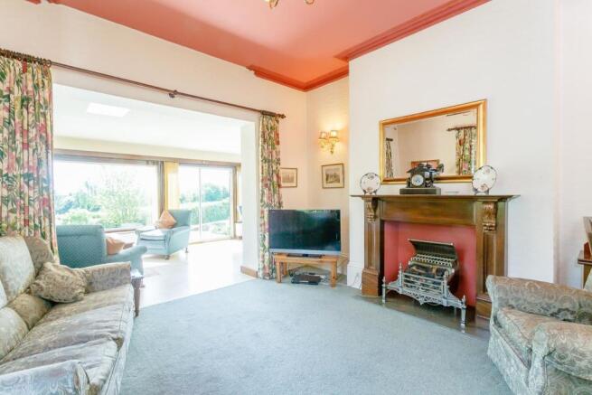 8383901-interior15.jpg