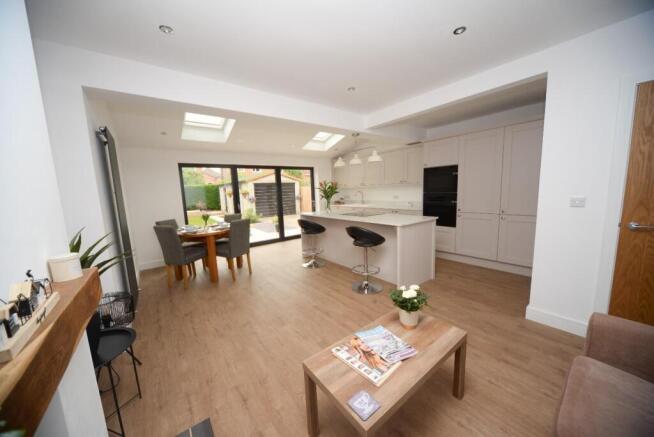 Looking toward kitchen.jpg