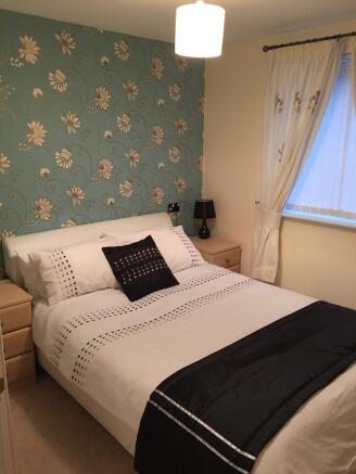 bedroom 1.JPG