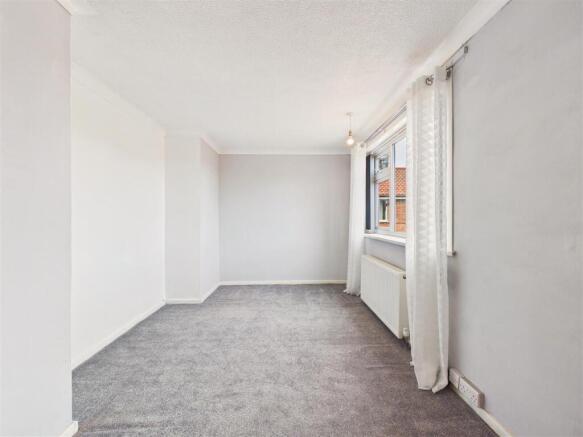 3 bed Terraced for sale Image 7