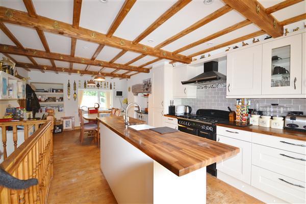 KITCHEN WITH