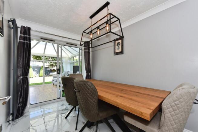 4 bed Detached for sale Image 11