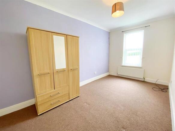 Bedroom 1.jpg