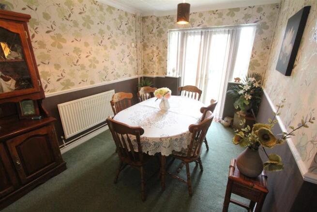 Dining room to rear