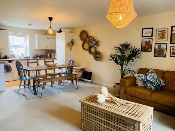 Lounge Kitchen