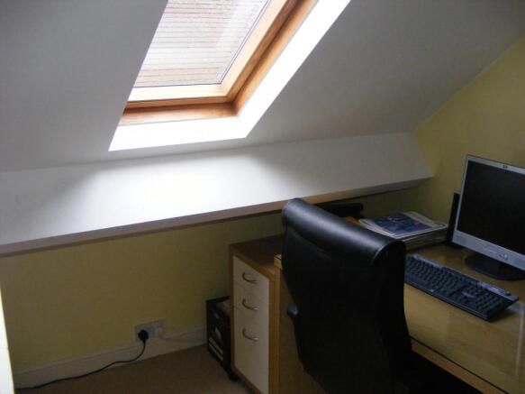 Bedroom/Office