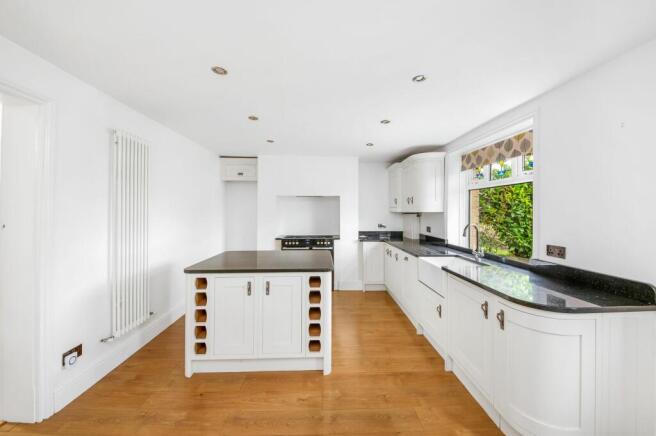 OPEN-PLAN DINING KITCHEN