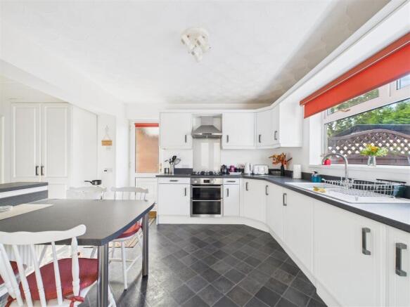 3 bed Detached Bungalow for sale Image 8